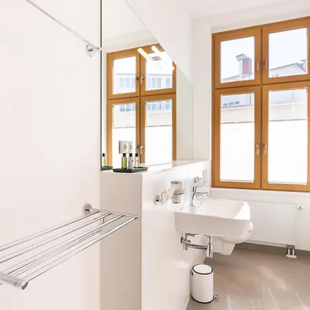 Ferienhaus Grosszuegige Designer- Luxuswohnung Fuer 2 Personen In Stilvoller Altbauvilla *